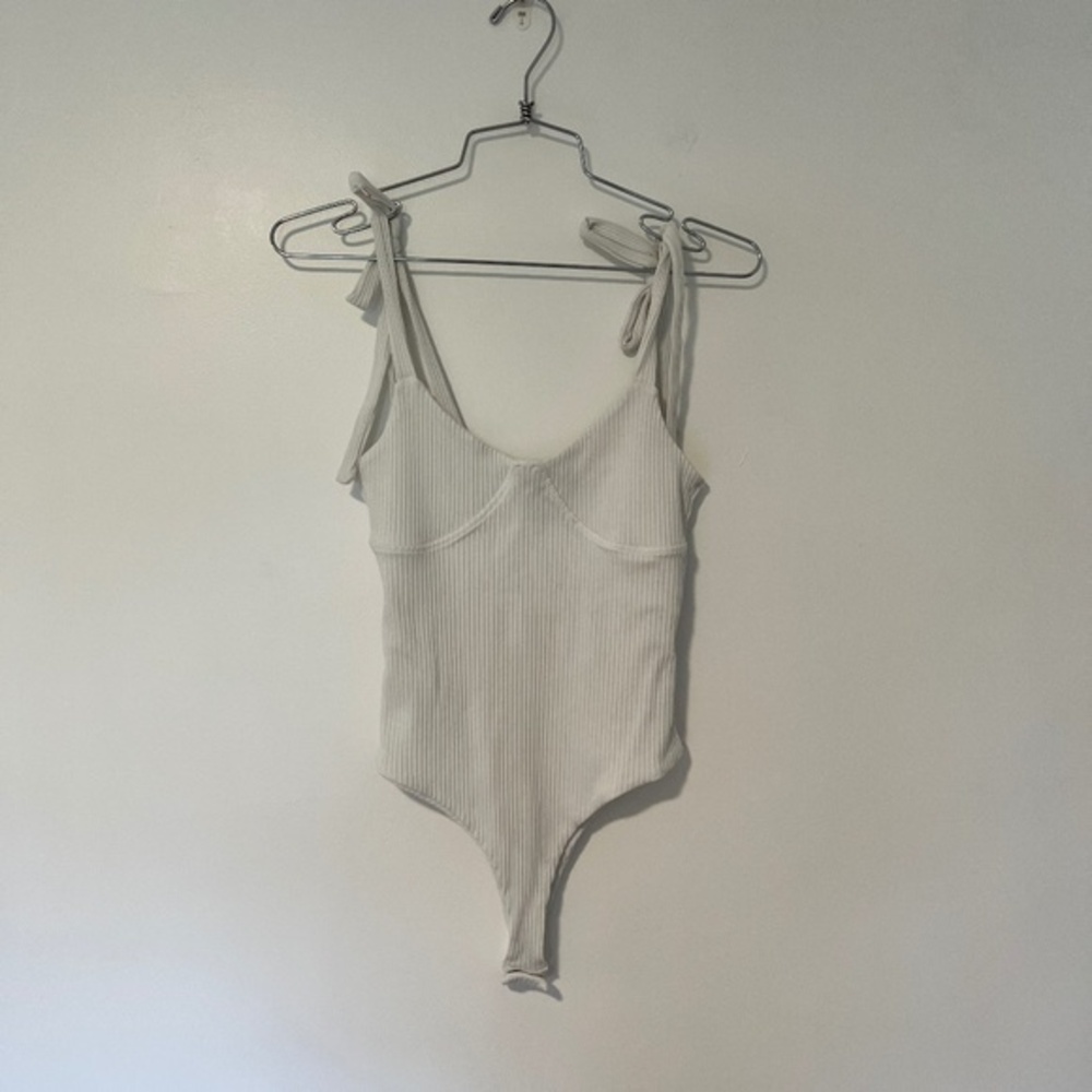 3/$25 Forever 21 White Ribbed Tie Bodysuit sz S